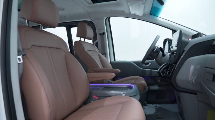 2025 HYUNDAI STARIA 3.5L 7S LUXURY