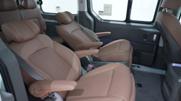 2025 HYUNDAI STARIA 3.5L 7S LUXURY