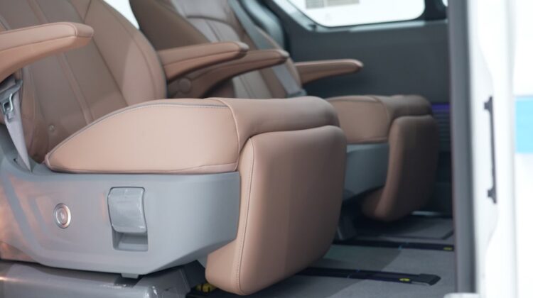 2025 HYUNDAI STARIA 3.5L 7S LUXURY