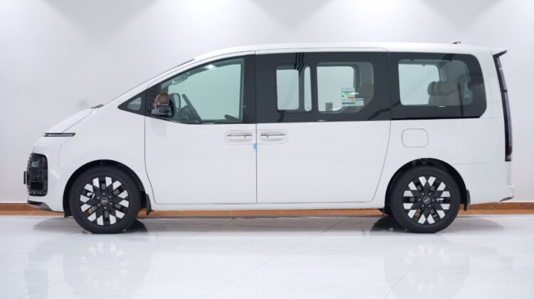 2025 HYUNDAI STARIA 3.5L 7S LUXURY