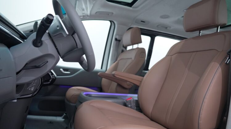 2025 HYUNDAI STARIA 3.5L 7S LUXURY