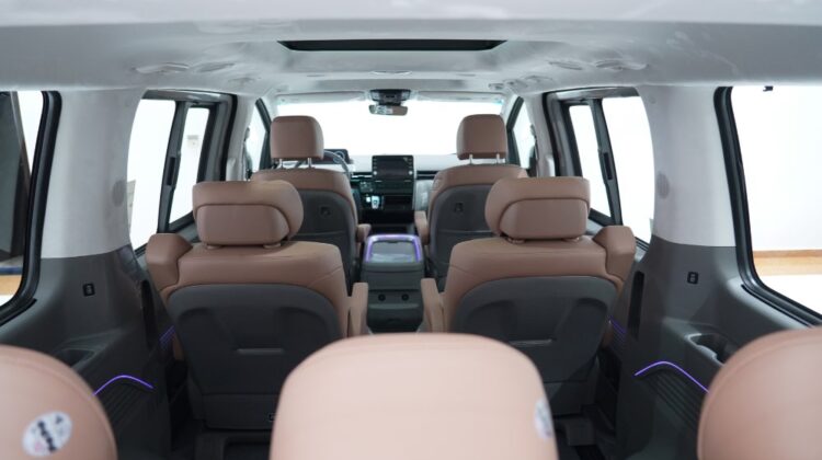 2025 HYUNDAI STARIA 3.5L 7S LUXURY
