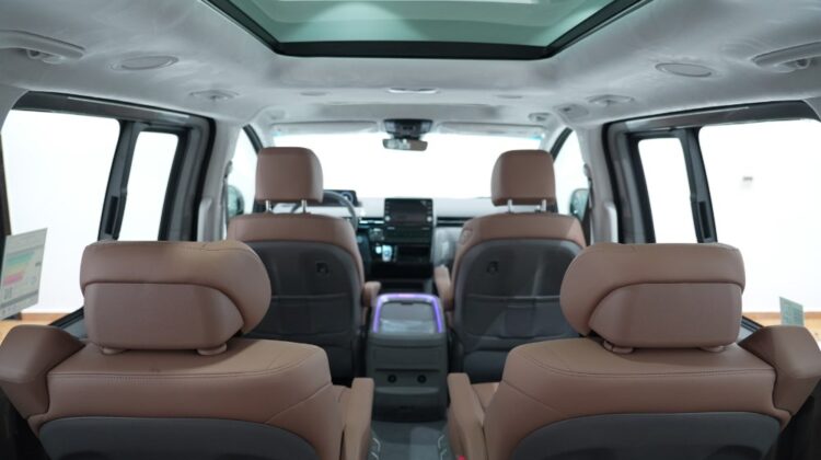 2025 HYUNDAI STARIA 3.5L 7S LUXURY