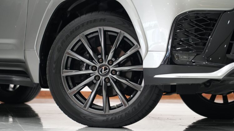 LEXUS LX600 F SPORT