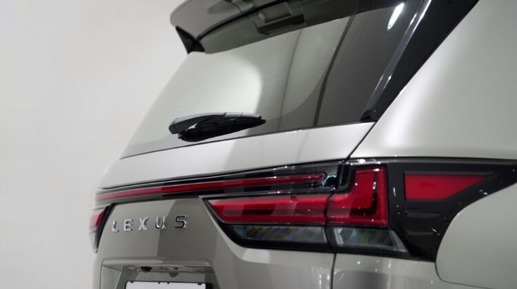 LEXUS LX600 F SPORT