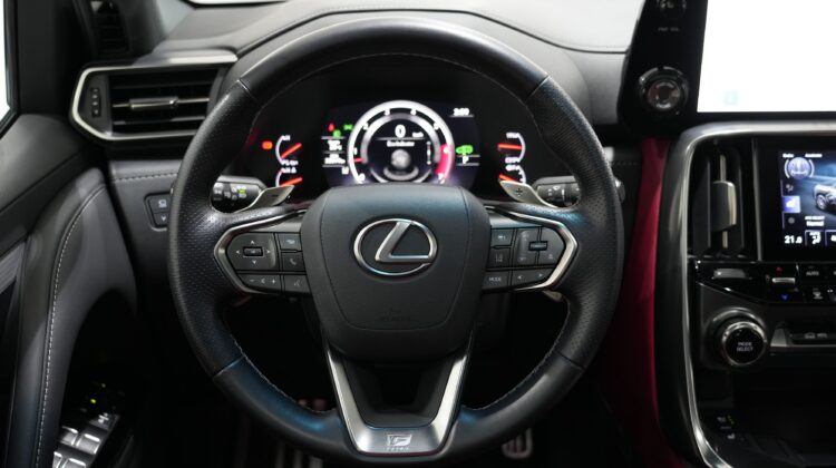 LEXUS LX600 F SPORT