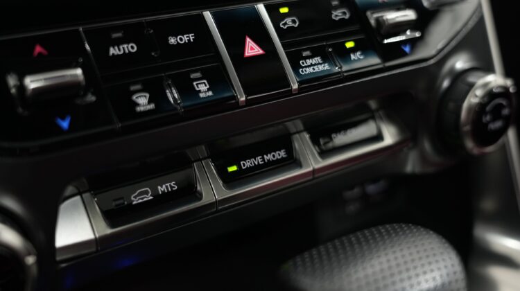 LEXUS LX600 F SPORT
