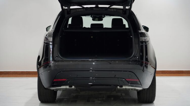 RANGE ROVER VELAR HSE DYNAMIC P – 250