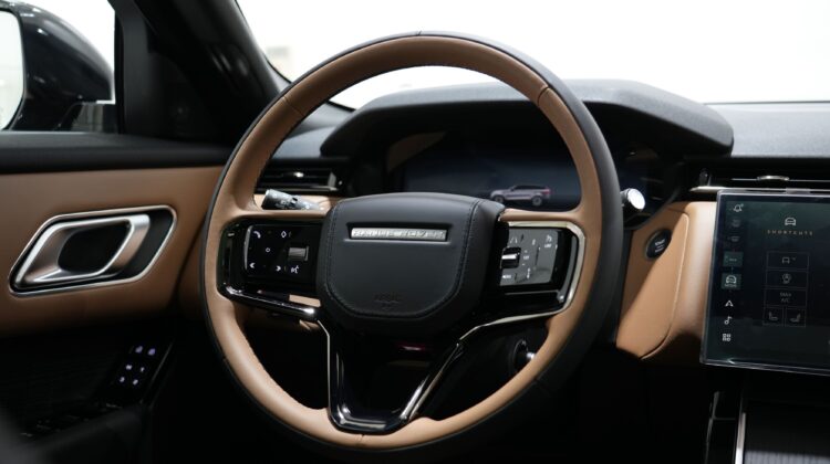 RANGE ROVER VELAR HSE DYNAMIC P – 250