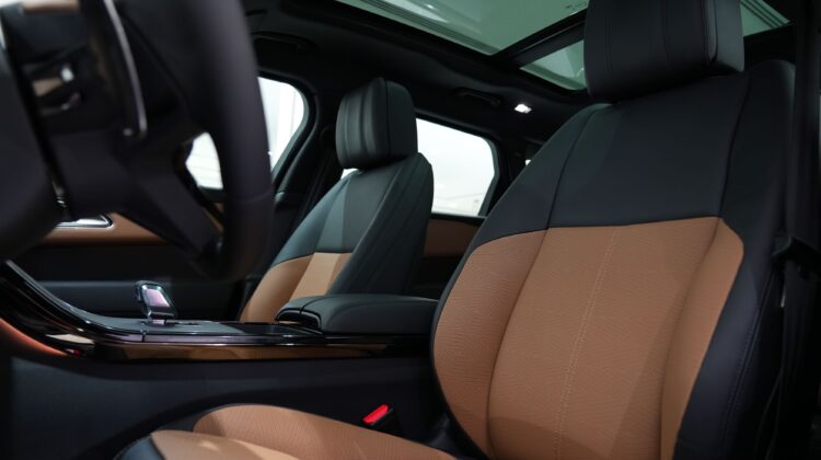 RANGE ROVER VELAR HSE DYNAMIC P – 250