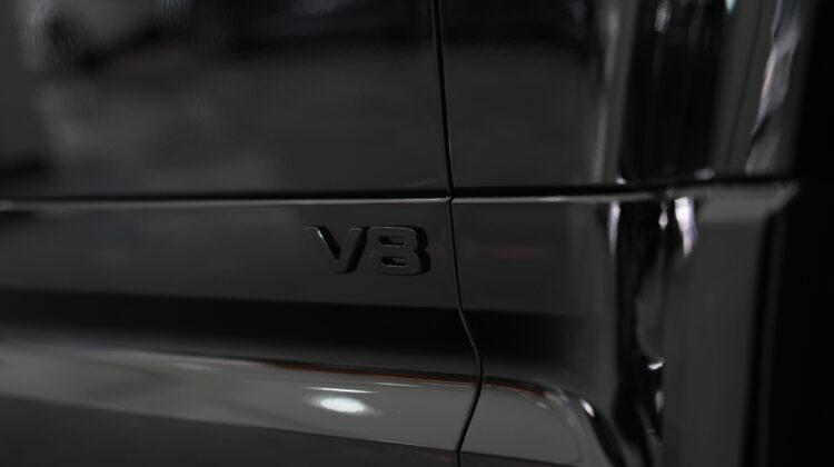 LAND ROVER DEFENDER 110 V8 EDITION P525