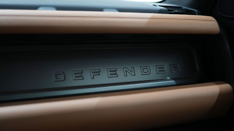 LAND ROVER DEFENDER 110 V8 EDITION P525