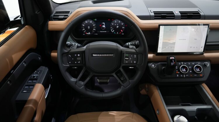 LAND ROVER DEFENDER 110 V8 EDITION P525