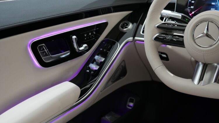 2025 MERCEDES BENZ S-500 (WHITE INTERIOR)