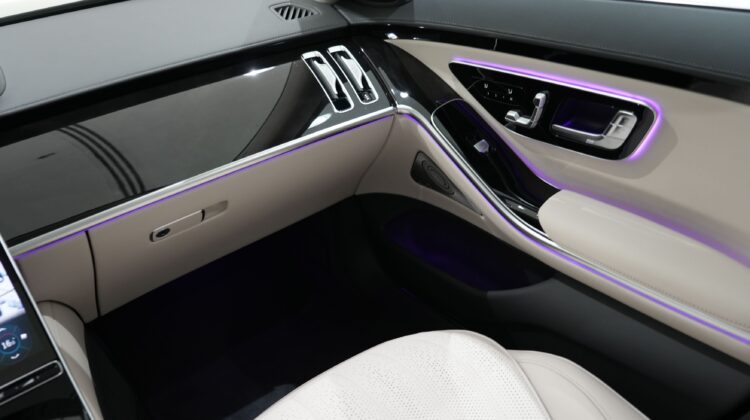 2025 MERCEDES BENZ S-500 (WHITE INTERIOR)