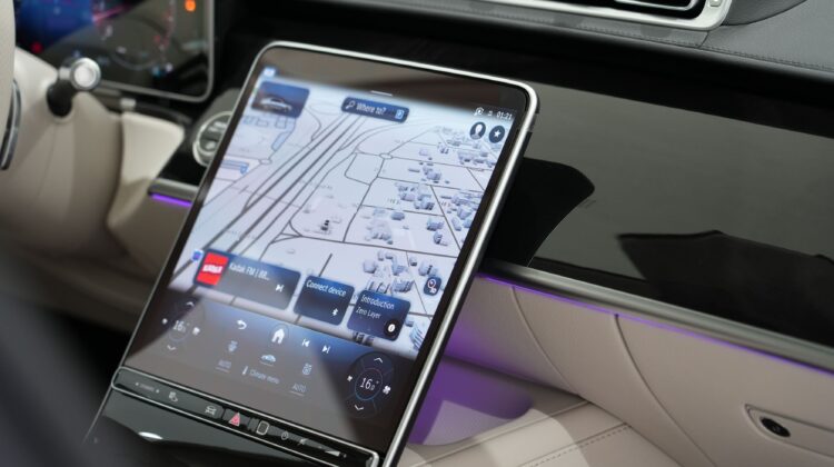 2025 MERCEDES BENZ S-500 (WHITE INTERIOR)