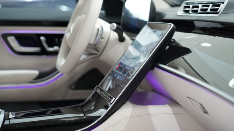 2025 MERCEDES BENZ S-500 (WHITE INTERIOR)