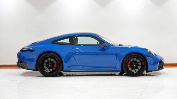 PORSCHE 911 Carrera GTS T-Hybrid 2025