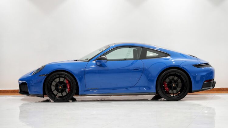 PORSCHE 911 Carrera GTS T-Hybrid 2025