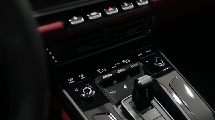 PORSCHE 911 Carrera GTS T-Hybrid 2025