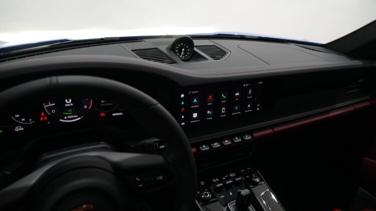 PORSCHE 911 Carrera GTS T-Hybrid 2025