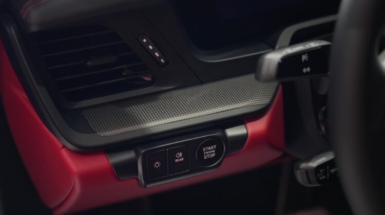 PORSCHE 911 Carrera GTS T-Hybrid 2025