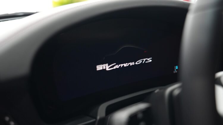PORSCHE 911 Carrera GTS T-Hybrid 2025