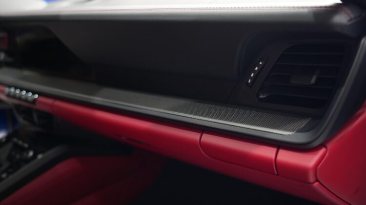 PORSCHE 911 Carrera GTS T-Hybrid 2025