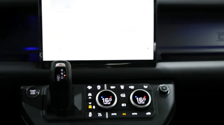 Land Rover Defender 525 V8 Edition