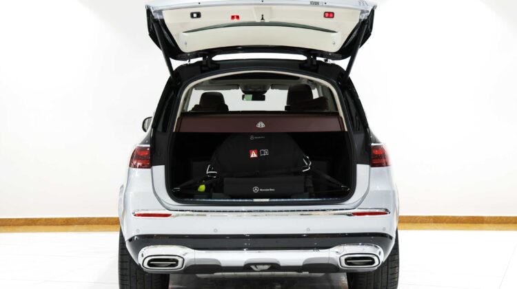 2024 MERCEDES -MAYBACH GLS 600 Silver Black