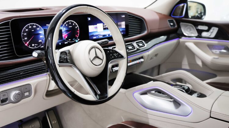 2024 MERCEDES -MAYBACH GLS 600 Silver Black