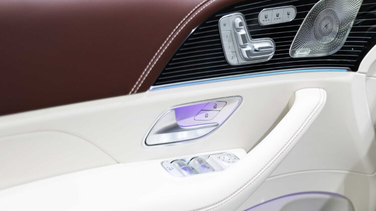 2024 MERCEDES -MAYBACH GLS 600 Silver Black