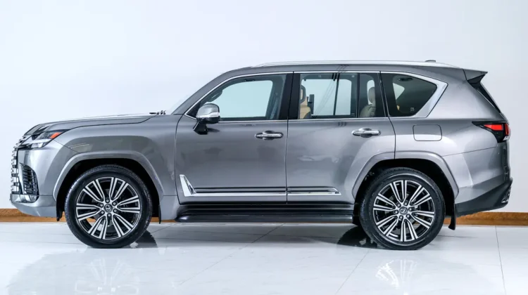 Lexus LX-Series LX 700h Signature