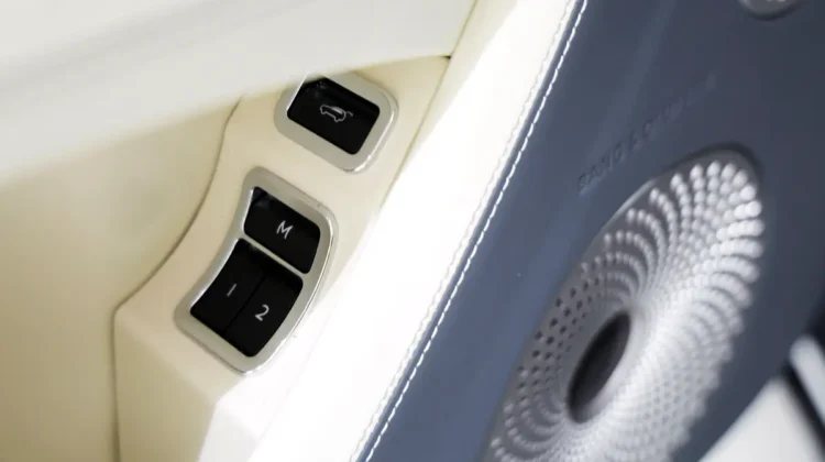 Bentley Bentayga EWB Azure