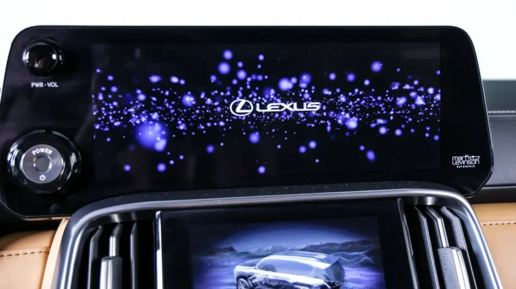 Lexus LX-Series LX 700h Signature