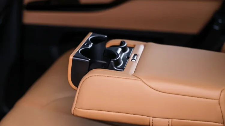 Lexus LX-Series LX 700h Signature