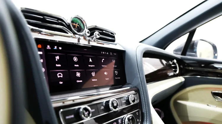 Bentley Bentayga EWB Azure